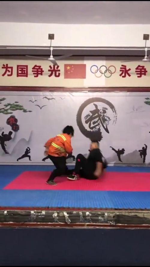 巨人最新爆料消息视频,揭秘神秘视频背后的惊人真相！  第2张